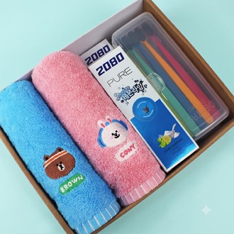 라인프렌즈 코마사 40수 타올 2P+2080 퓨어치약 2종 + AR 초극세모칫솔 5P+휴대용케이스 대형 라인프렌즈 코마사 40수 타올 2P+2080 퓨어치약 2종 + AR 초극세모칫솔 5P+휴대용케이스 대형